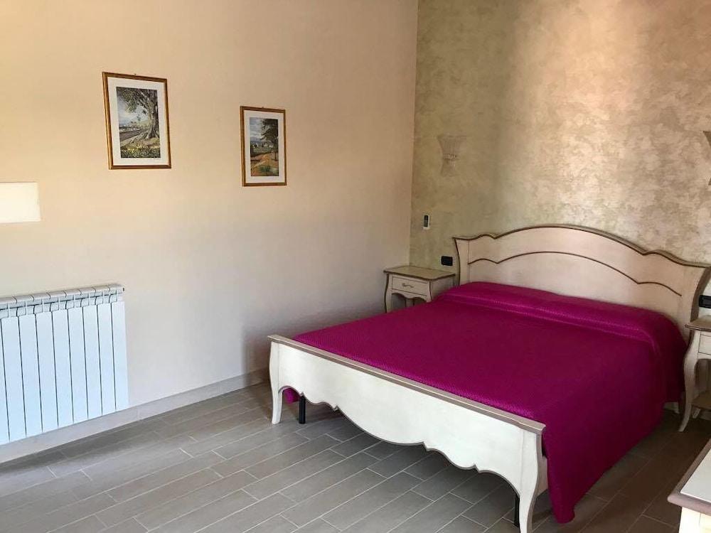 Eleven Bed & Breakfast