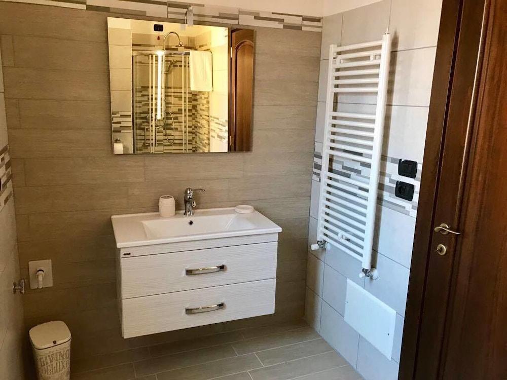 Eleven Bed & Breakfast