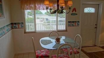 Palm Cay 9 1 Bedroom Condo by RedAwning