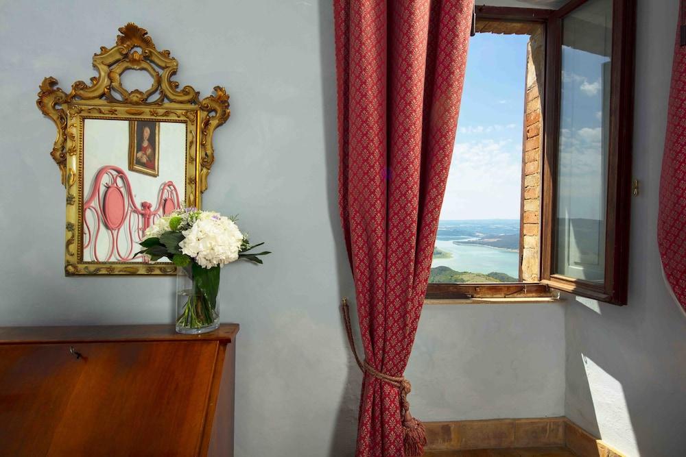 Castello di Titignano