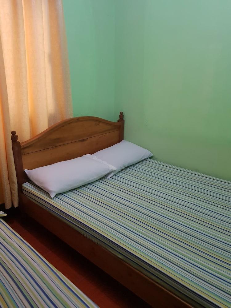 Desiree's Lodge And Transient House, Baler Aurora