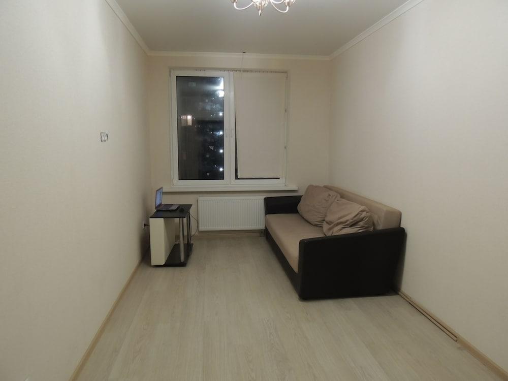 Apartments on Kosmonavtov