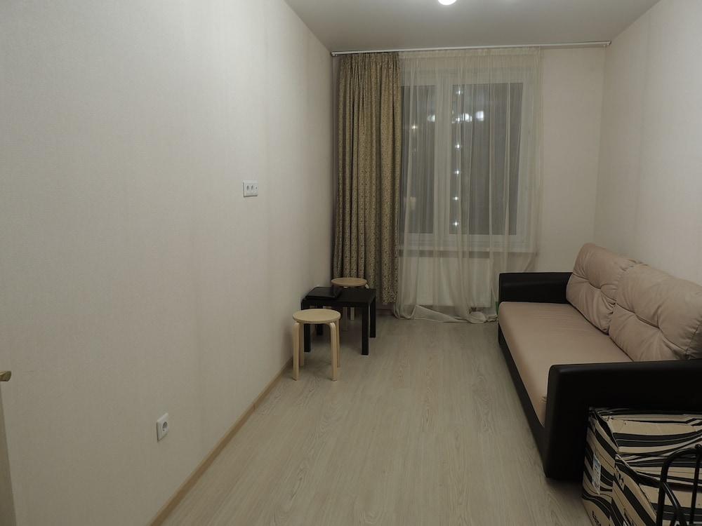 Apartments on Kosmonavtov