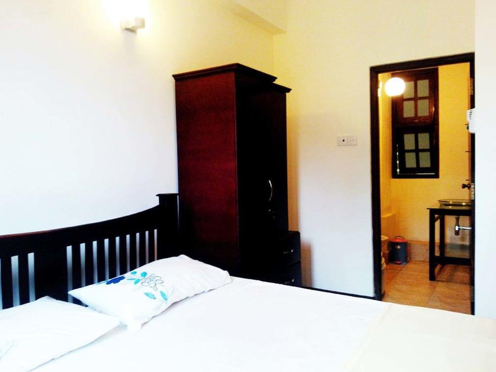 The Prestige Court Residence