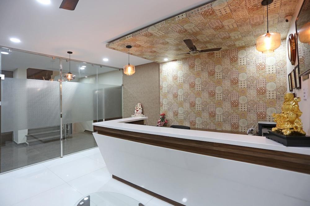 OYO 9304 Hotel Swastika