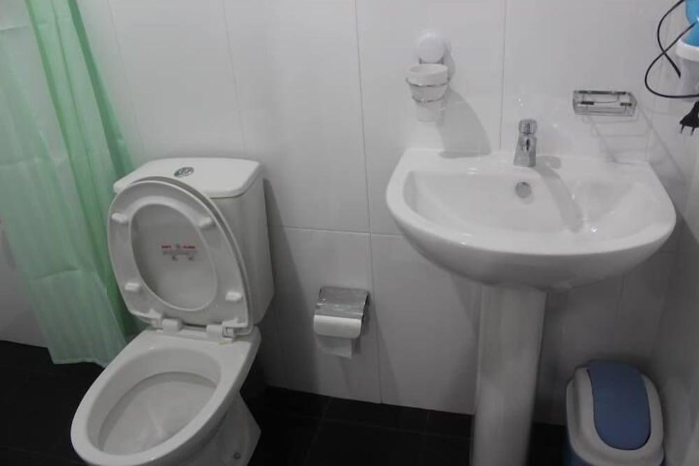 Lakeside Hybrid Villa