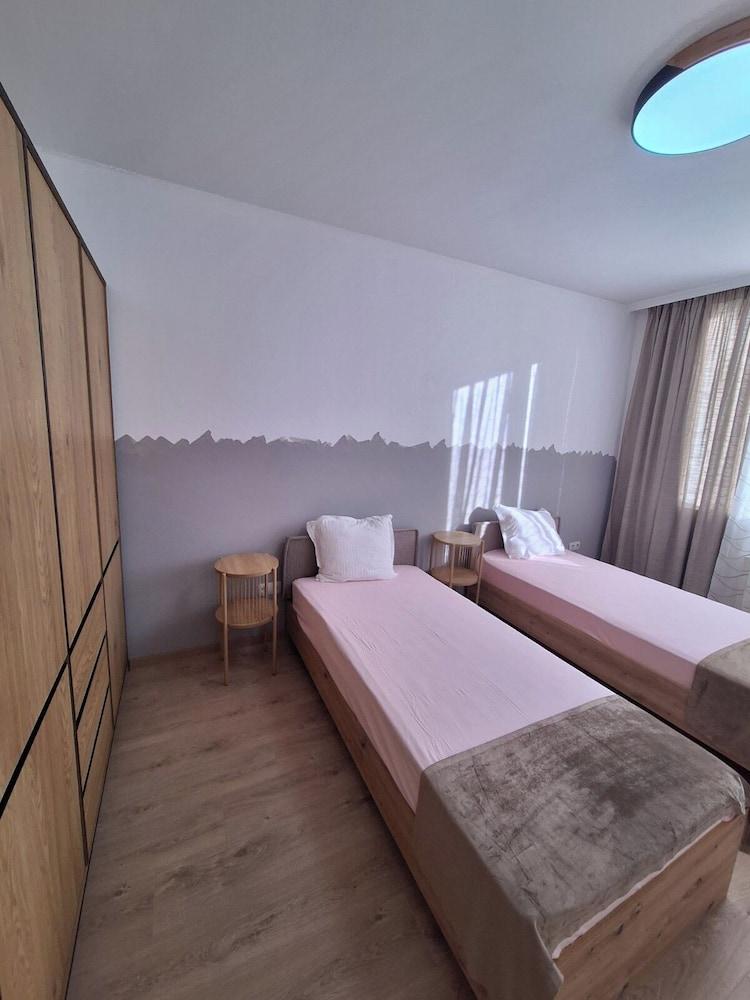 Apartments Mladost 1A-554