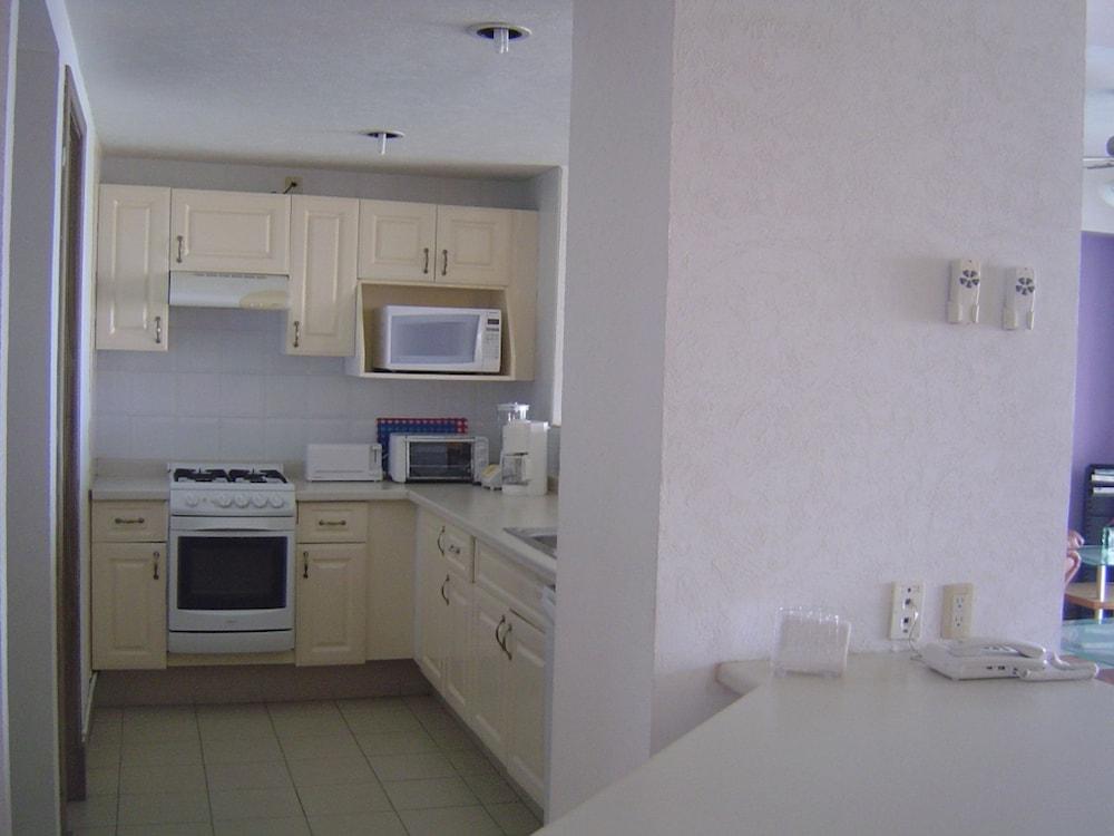 Unlimited Luxury SANMILLAN'S Condo