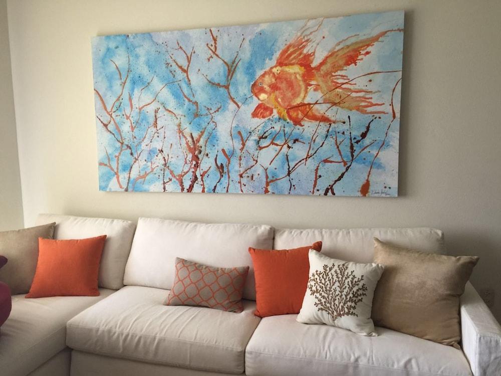 Unlimited Luxury ROSA'S CONDO