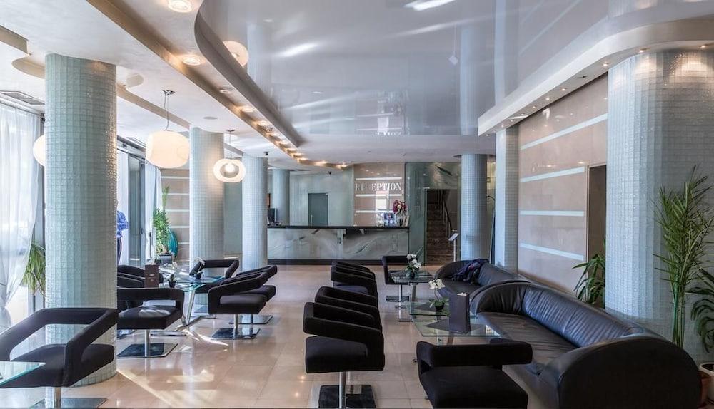 Cosmopolitan Hotel & Wellness