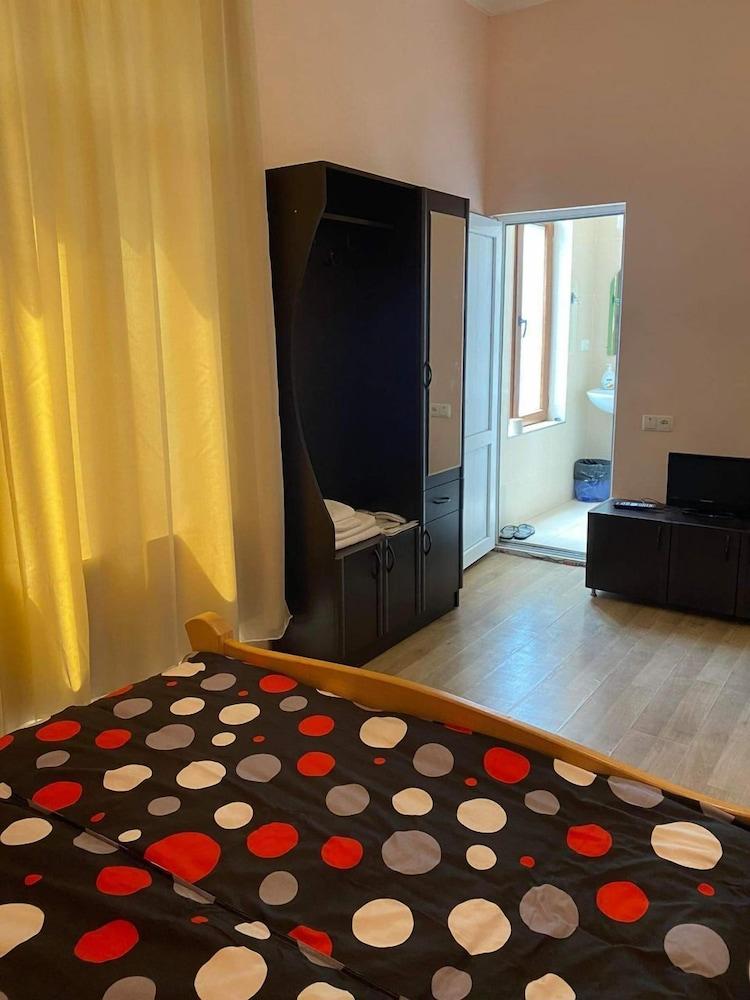 Kanudosi Guest House