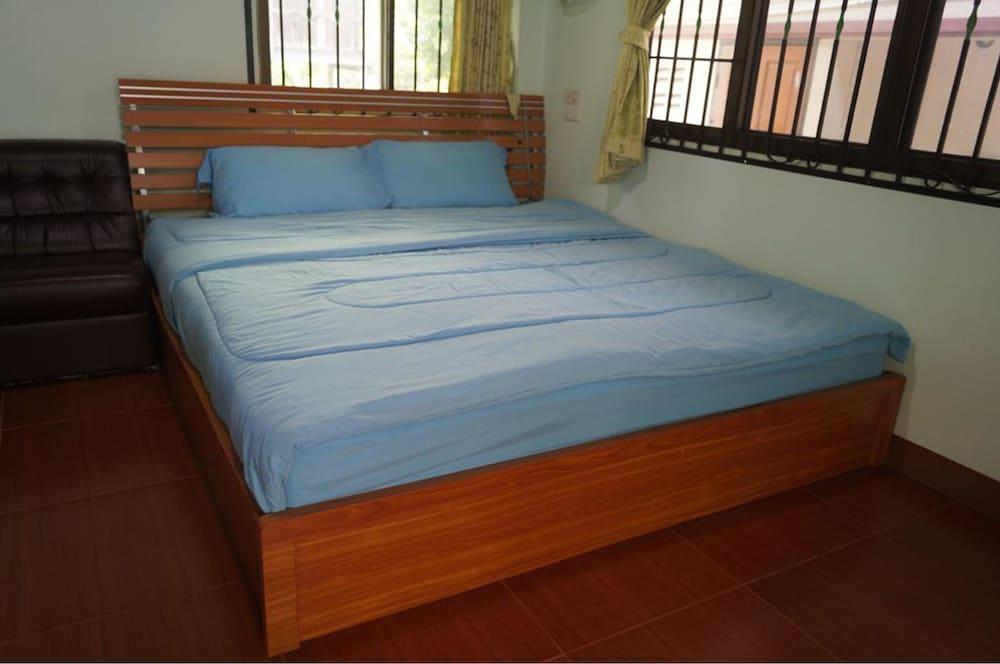 Three Moons Homestay