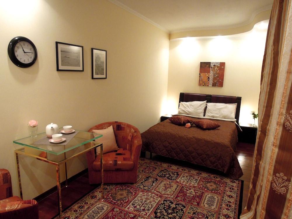 Lakshmi Apartment Ostozhenka