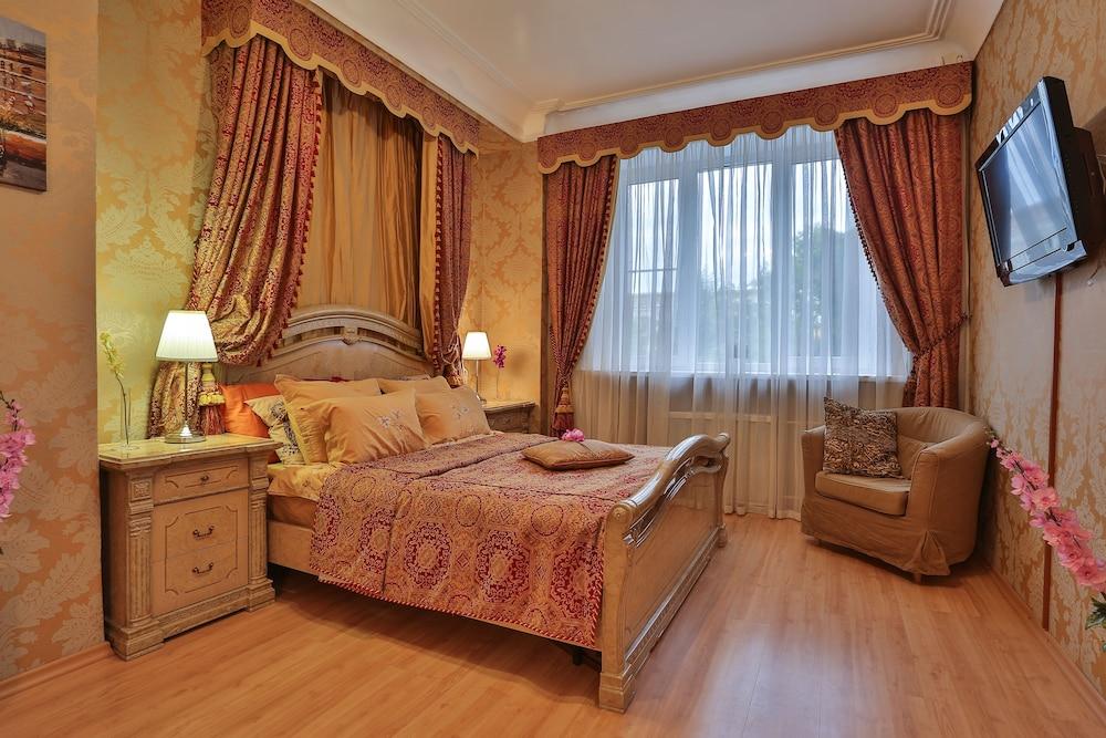 Lakshmi Apartment Boulevard 3-Bedroom