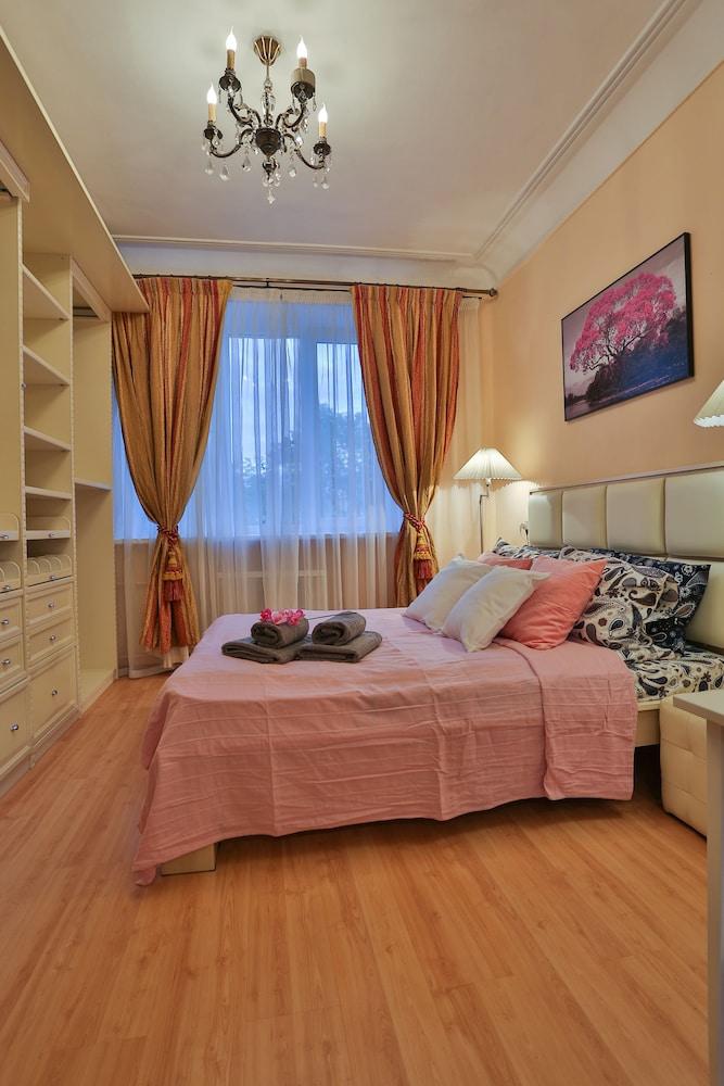 Lakshmi Apartment Boulevard 3-Bedroom