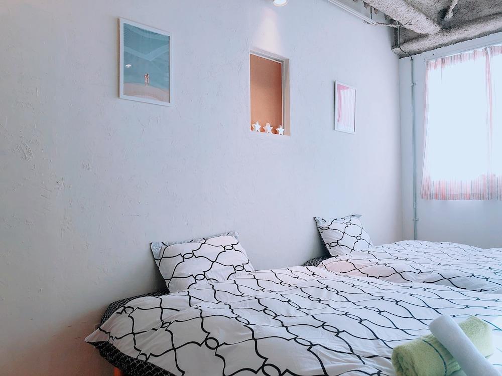 Osaka guesthouse RELASTAY