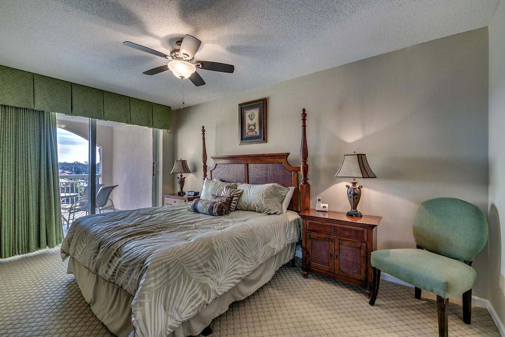 Barefoot Resort North Tower by Condo-World