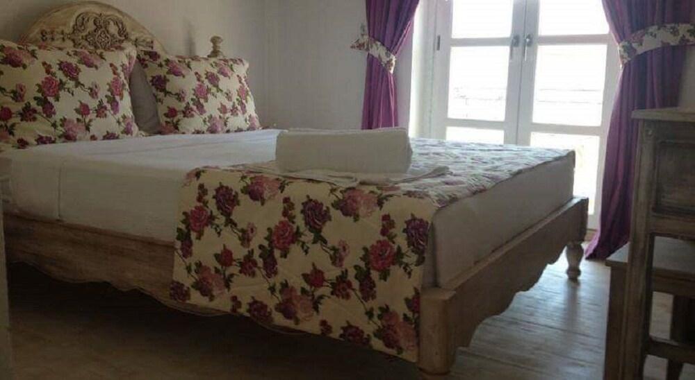 Alacati Ciftekuyu Butik Otel