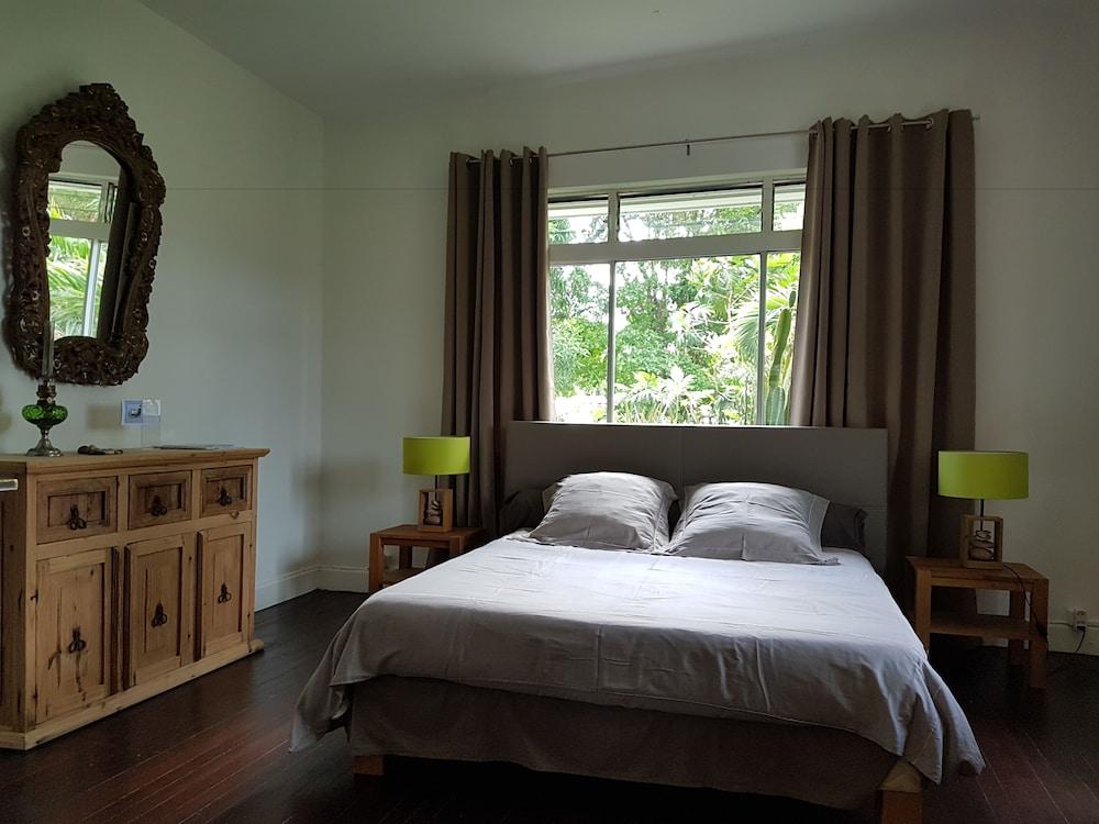 Habitation Villa Les Cassias