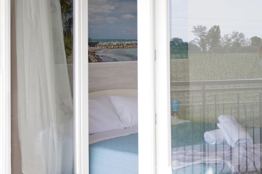 The Lighthouse Rooms