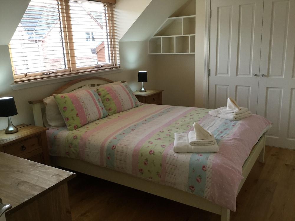 Inverness Apartments - West Heather