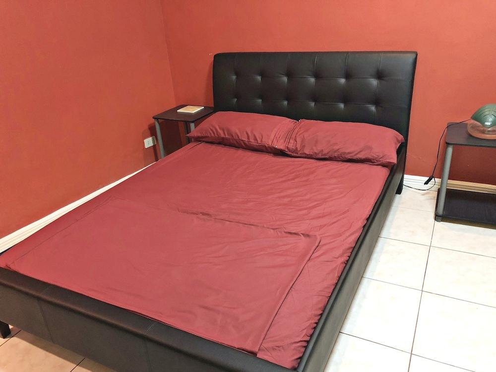 Kalayaan Transient House