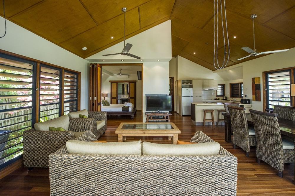 Pure Magnetic Villa 4