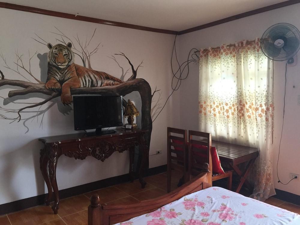 Precia Villavert Beach Resort