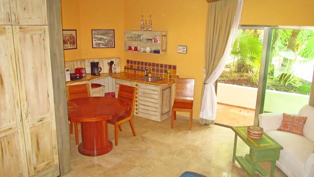 Royal Oasis Studio by PRP