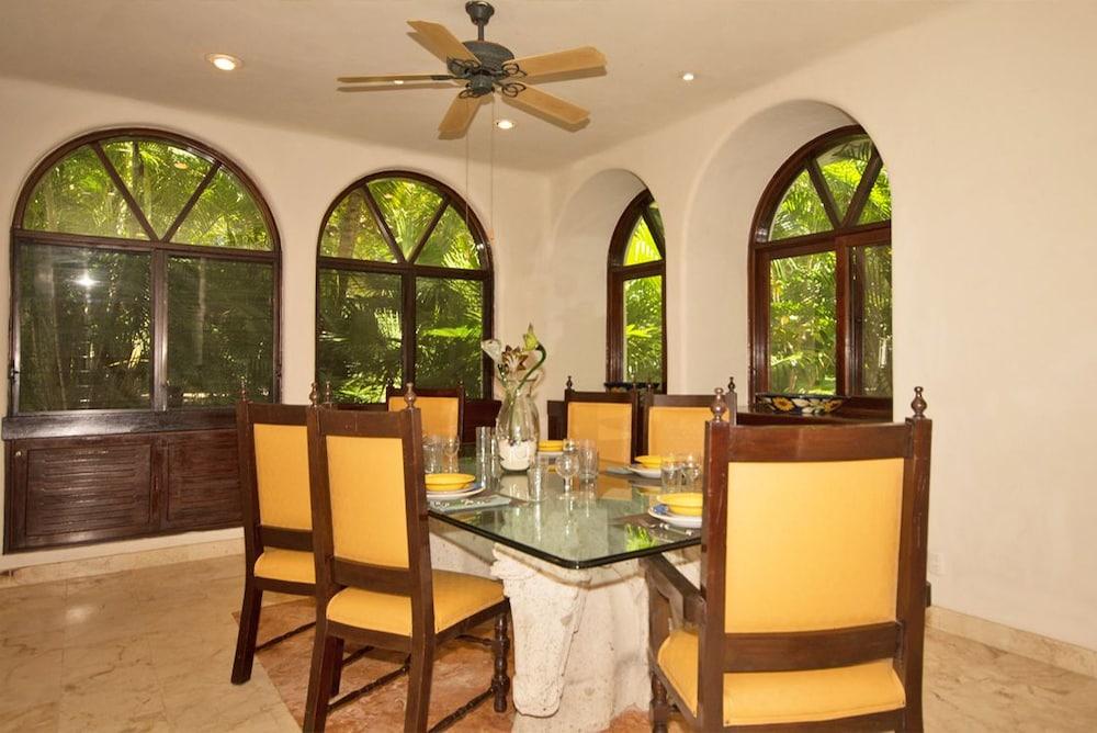 Villa Ensueño by PRP