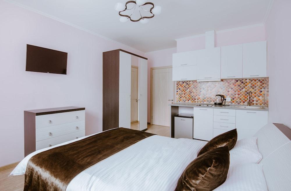 Mini-hotel Levoberezhny