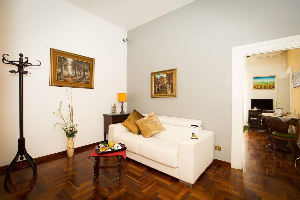 Nerva Accommodation Cavour