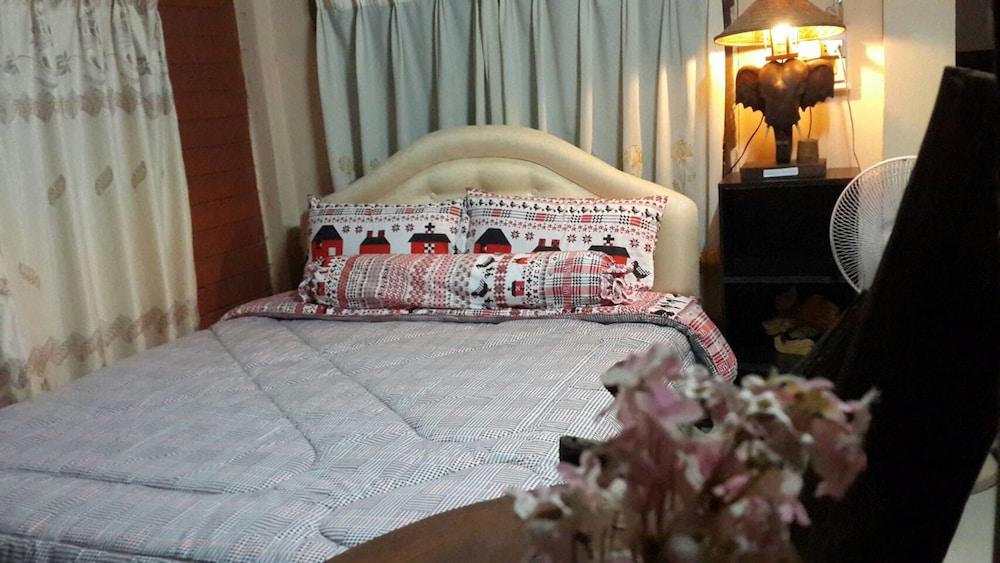 Heuan Kru Noi Homestay