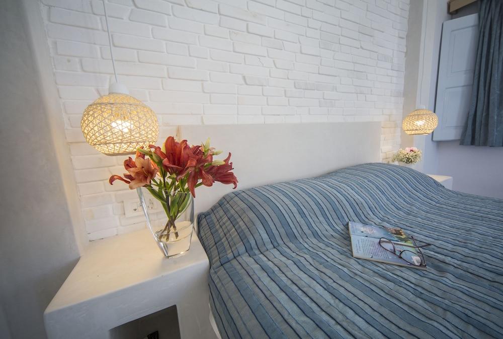 Ianthe Apartments and Villa