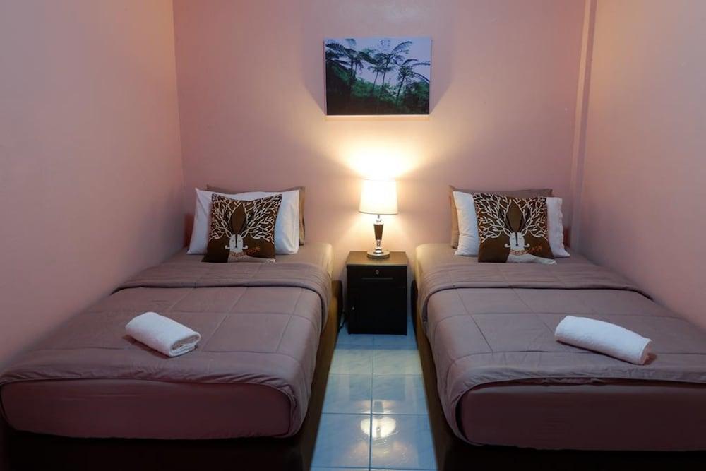 Baan Yaychoey Kiriwong