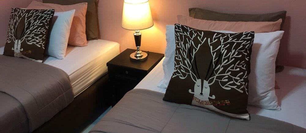 Baan Yaychoey Kiriwong