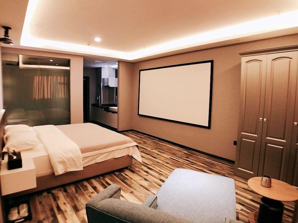 Taiyuan Strawberry Apartment Xuefu Br.