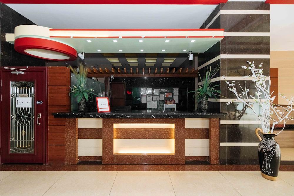 RedDoorz @ Winter Hotel Araneta