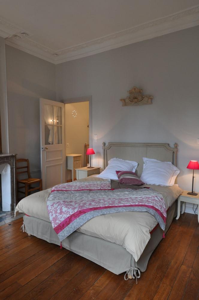 Le Château de la Vierge