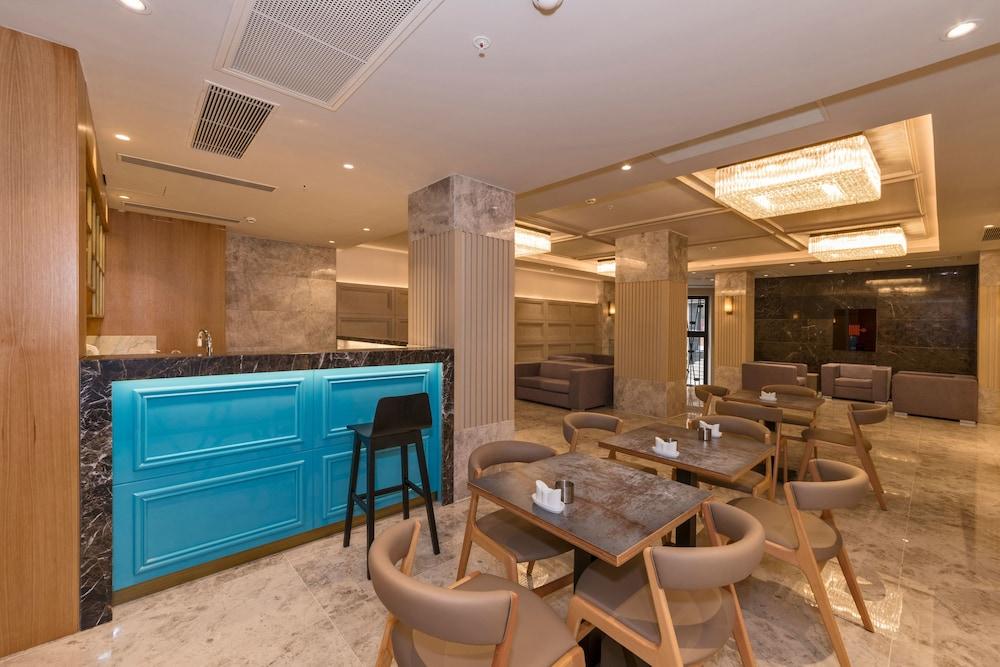 Golden Royal Hotel & Spa