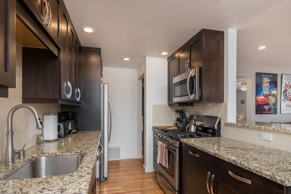 Seattle Vacation Home: The Autobahn