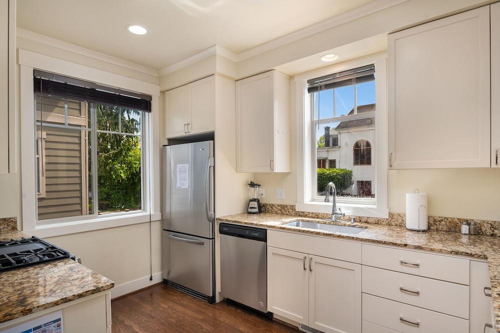 Seattle Vacation Home: The Parsonage