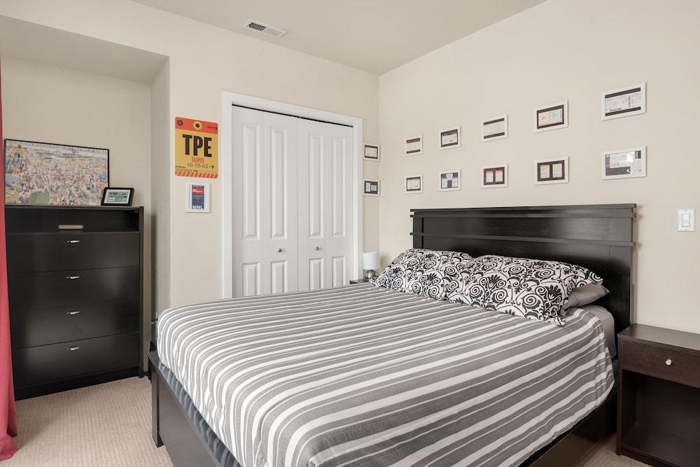 Seattle Vacation Home: The Aerodrome