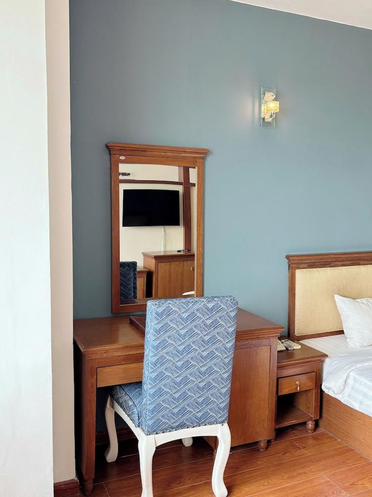 Thien An Riverside Hotel