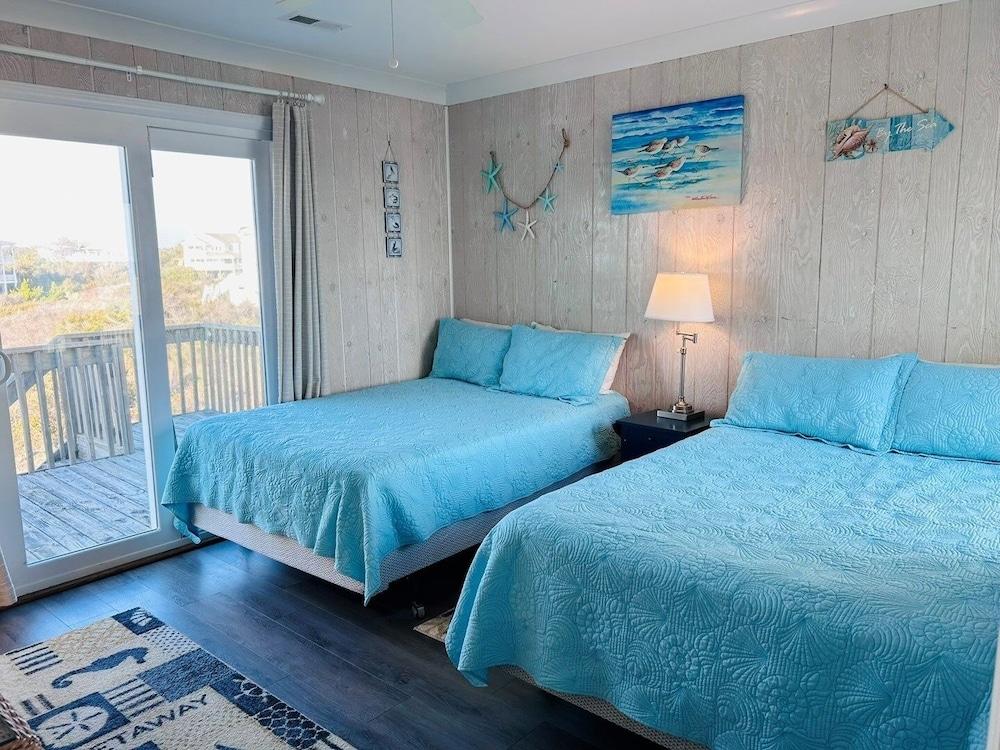 Sea It All 2 Bedroom Home by RedAwning