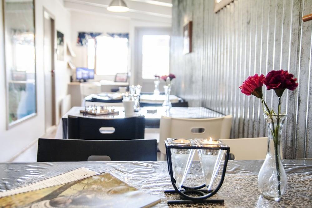 Fossardalur Guesthouse - Hostel