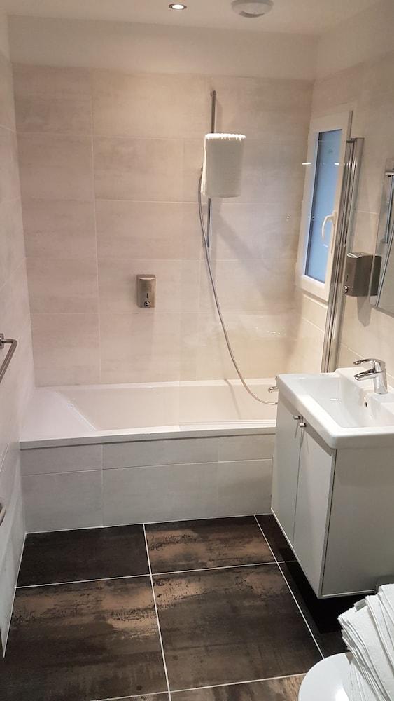 Logis Hotel Yseria - Historical Center