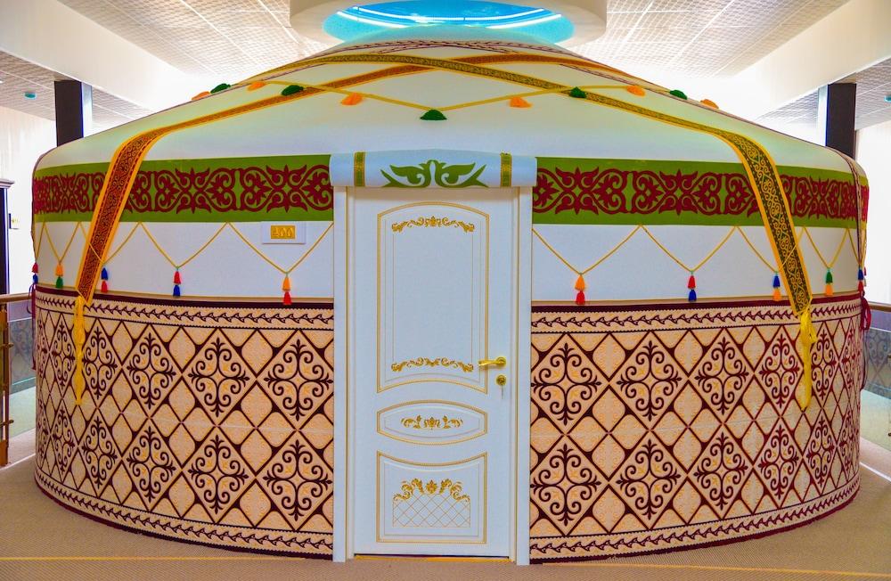 Mandarin Hotel & Fitness Center