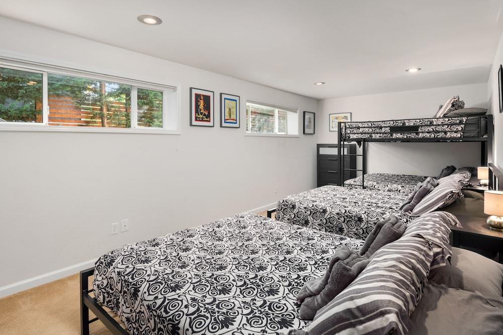 Seattle Vacation Home: The Big Top