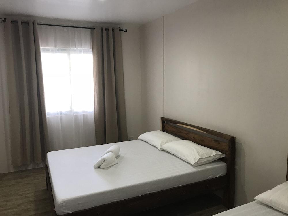 Seabreeze Beach Lodge